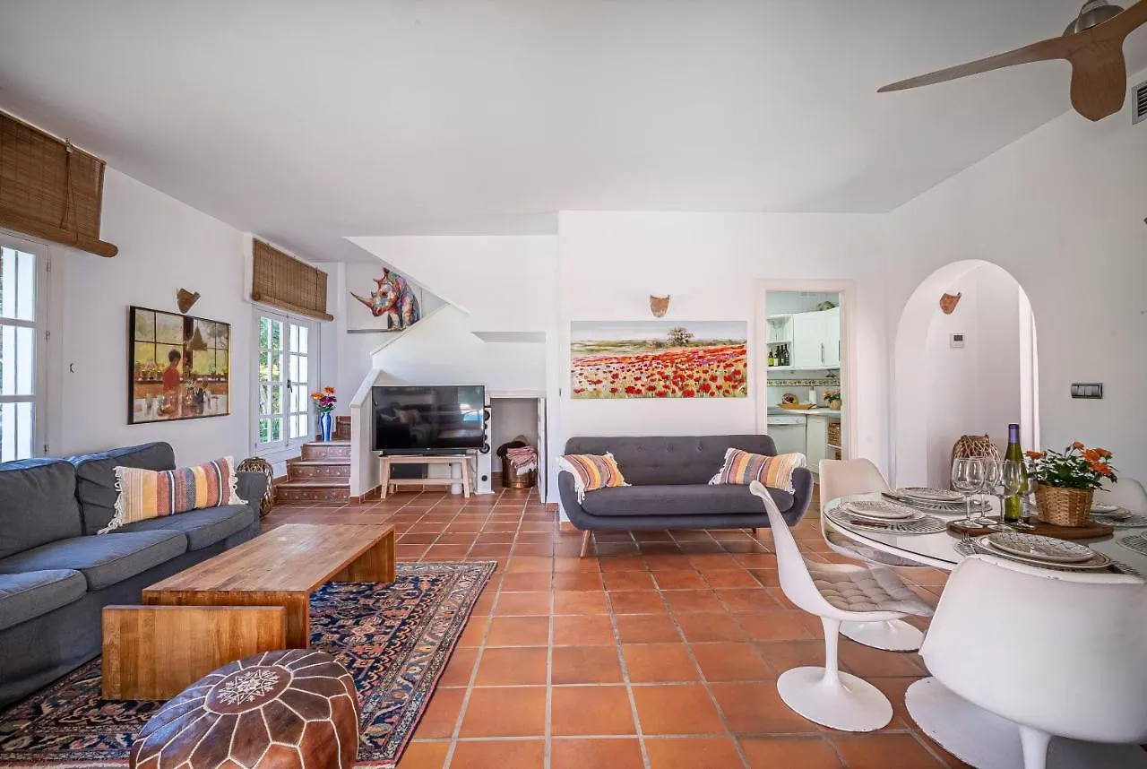 Casa Linda Great Located Beach House In Marbella Spanien