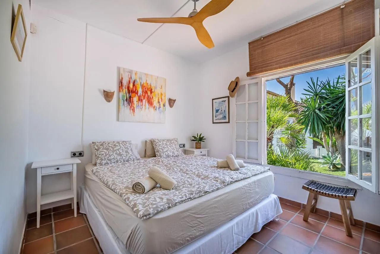 Casa Linda Great Located Beach House In Marbella 0*,  Spanien