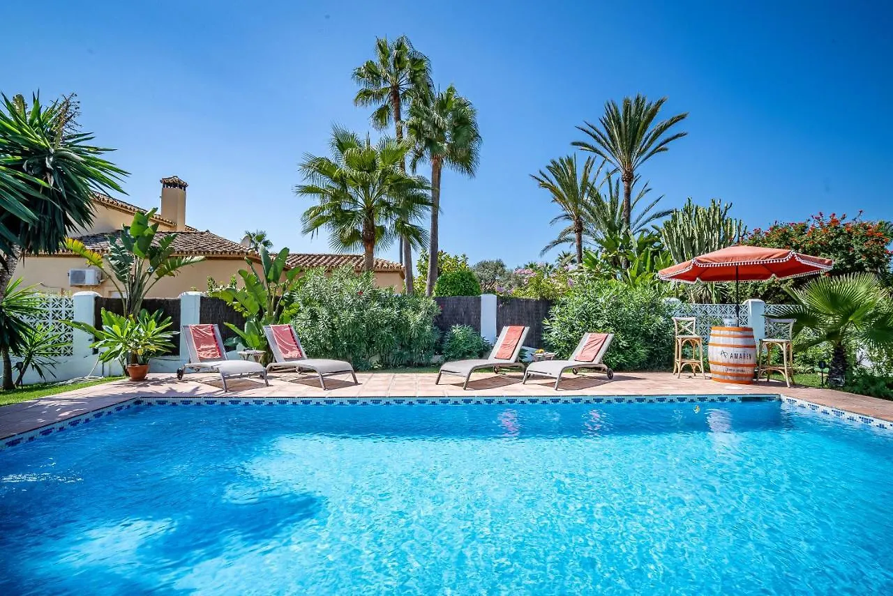Casa Linda Great Located Beach House In Marbella Spanien